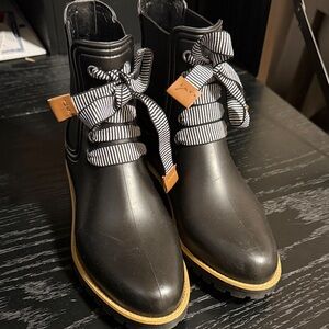 Bernardo Black and Tan Winter Rain Boots